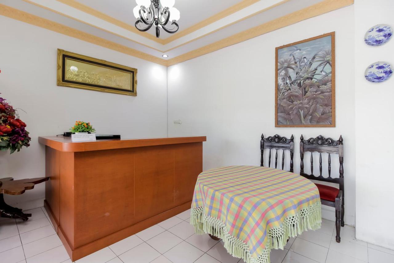 Reddoorz Near Sam Ratulangi Airport Manado Hotel Exterior foto
