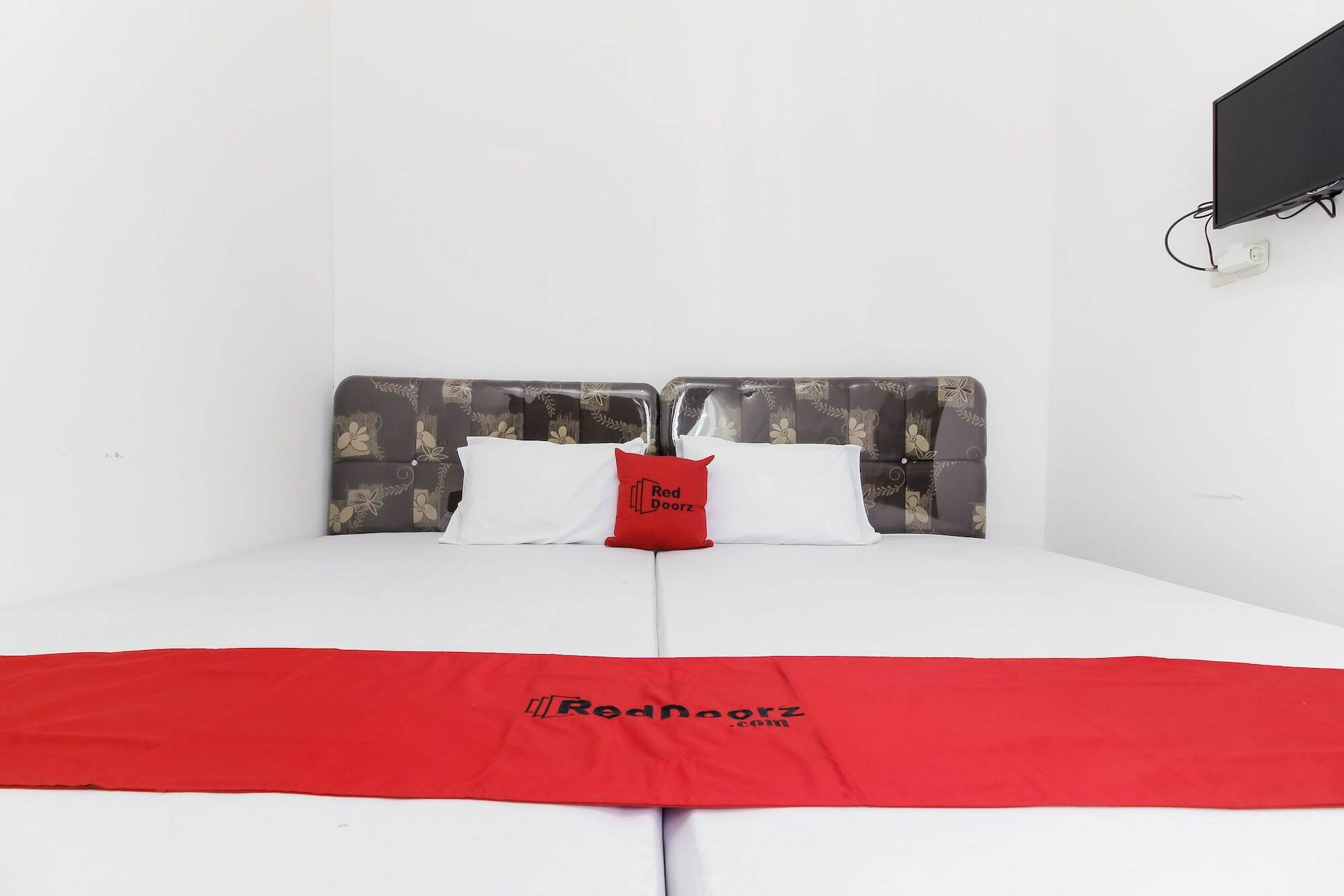 Reddoorz Near Sam Ratulangi Airport Manado Hotel Exterior foto